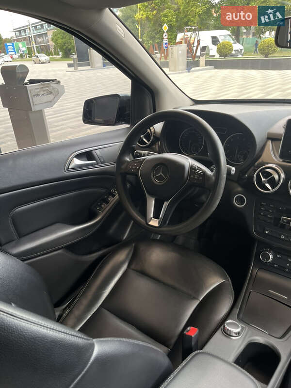 Хэтчбек Mercedes-Benz B-Class 2014 в Ужгороде фото 12 Хэтчбек Mercedes-Benz B-Class 2014 в Ужгороде