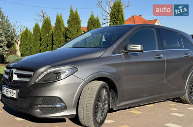 Хэтчбек Mercedes-Benz B-Class 2017 в 
