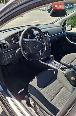 Хэтчбек Mercedes-Benz B-Class 2009 в 