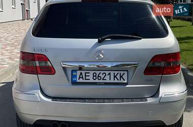 Хэтчбек Mercedes-Benz B-Class 2010 в 