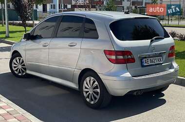 Хэтчбек Mercedes-Benz B-Class 2010 в 