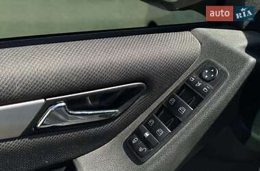Хэтчбек Mercedes-Benz B-Class 2010 в 