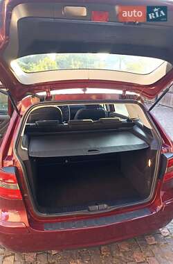 Хэтчбек Mercedes-Benz B-Class 2011 в 