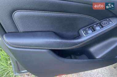 Хэтчбек Mercedes-Benz B-Class 2015 в 
