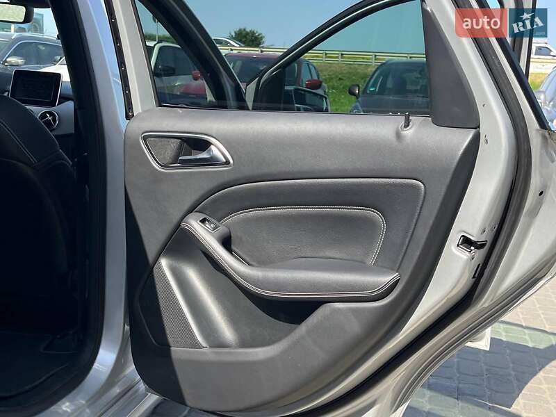 Хэтчбек Mercedes-Benz B-Class 2017 в Львове
