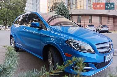 Хэтчбек Mercedes-Benz B-Class 2014 в 