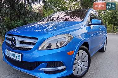 Хэтчбек Mercedes-Benz B-Class 2014 в 