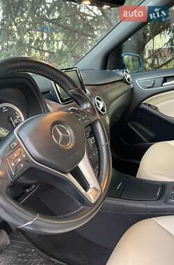 Хэтчбек Mercedes-Benz B-Class 2014 в 