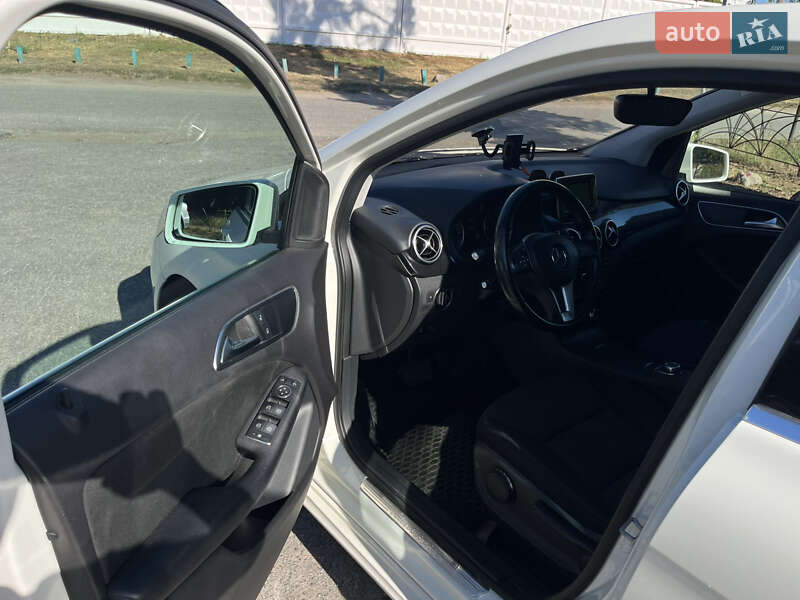 Хэтчбек Mercedes-Benz B-Class 2012 в Киеве фото 10 Хэтчбек Mercedes-Benz B-Class 2012 в Киеве