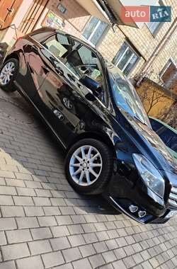 Хэтчбек Mercedes-Benz B-Class 2013 в 