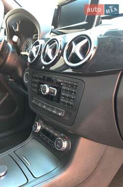 Хэтчбек Mercedes-Benz B-Class 2013 в 