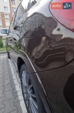 Хэтчбек Mercedes-Benz B-Class 2016 в 