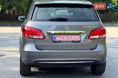 Хэтчбек Mercedes-Benz B-Class 2016 в 