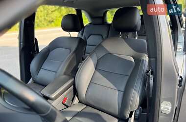 Хэтчбек Mercedes-Benz B-Class 2016 в 