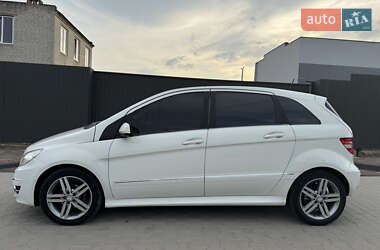 Хэтчбек Mercedes-Benz B-Class 2011 в 