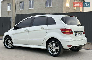 Хэтчбек Mercedes-Benz B-Class 2011 в 