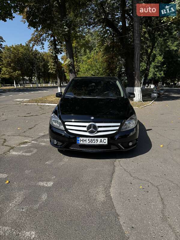 Mercedes-Benz B-Class 2013