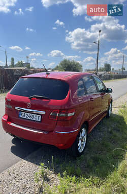 Хэтчбек Mercedes-Benz B-Class 2009 в 