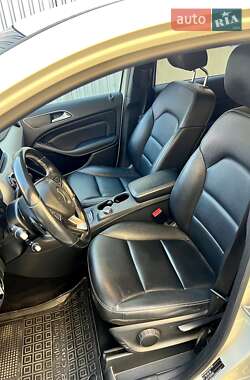 Хэтчбек Mercedes-Benz B-Class 2015 в 