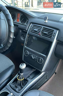 Хэтчбек Mercedes-Benz B-Class 2008 в 