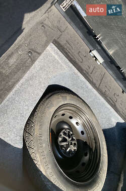 Хэтчбек Mercedes-Benz B-Class 2010 в 