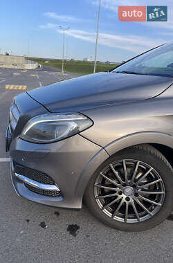 Хэтчбек Mercedes-Benz B-Class 2016 в 