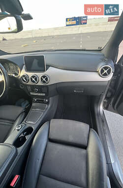 Хэтчбек Mercedes-Benz B-Class 2016 в 
