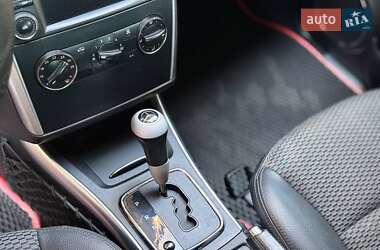 Хэтчбек Mercedes-Benz B-Class 2009 в 