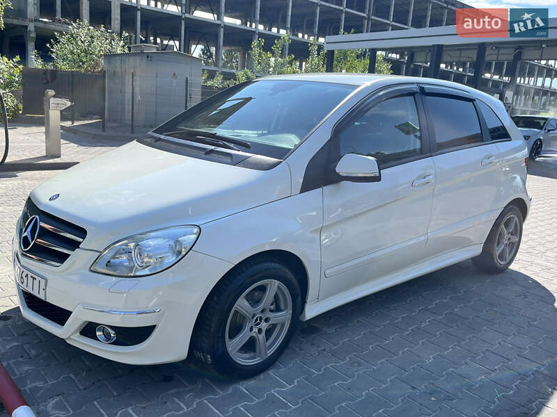 Mercedes-Benz B-Class 2011