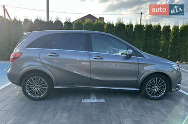 Хэтчбек Mercedes-Benz B-Class 2016 в 