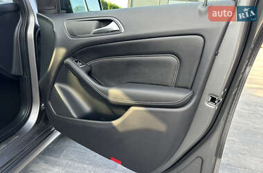 Хэтчбек Mercedes-Benz B-Class 2016 в 