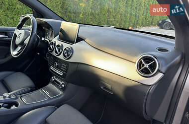 Хэтчбек Mercedes-Benz B-Class 2016 в 