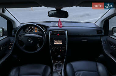 Хэтчбек Mercedes-Benz B-Class 2011 в 