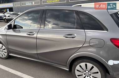 Хэтчбек Mercedes-Benz B-Class 2015 в 