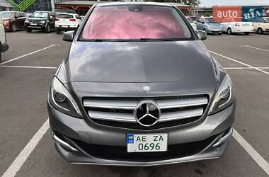 Хэтчбек Mercedes-Benz B-Class 2015 в 