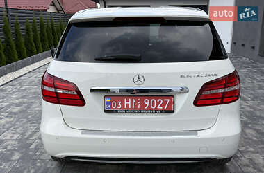 Хэтчбек Mercedes-Benz B-Class 2015 в 