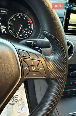 Хэтчбек Mercedes-Benz B-Class 2013 в 