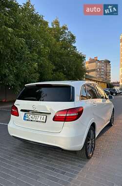 Хэтчбек Mercedes-Benz B-Class 2017 в 