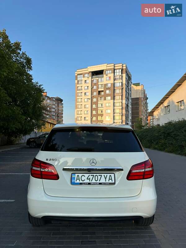 Хэтчбек Mercedes-Benz B-Class 2017 в Луцке