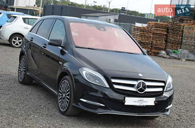 Хэтчбек Mercedes-Benz B-Class 2015 в 