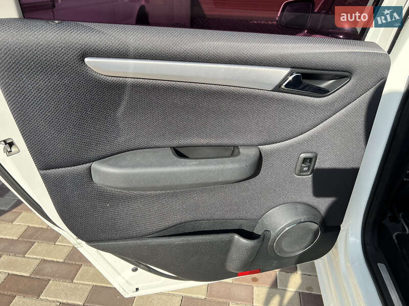 Хэтчбек Mercedes-Benz B-Class 2010 в Одессе фото 15 Хэтчбек Mercedes-Benz B-Class 2010 в Одессе