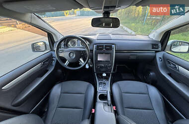 Хэтчбек Mercedes-Benz B-Class 2010 в 