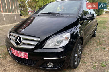 Хэтчбек Mercedes-Benz B-Class 2009 в 