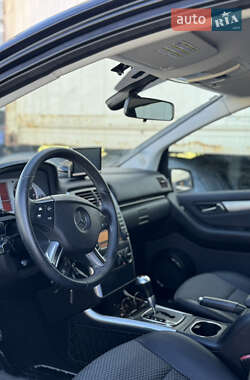 Хэтчбек Mercedes-Benz B-Class 2010 в 