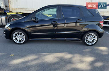 Хэтчбек Mercedes-Benz B-Class 2010 в 
