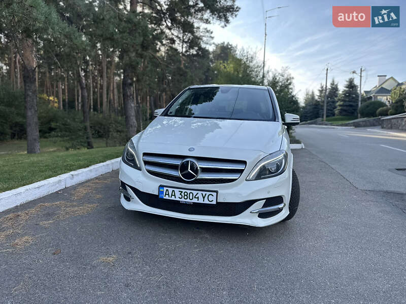 Хэтчбек Mercedes-Benz B-Class 2015 в Киеве фото 3 Хэтчбек Mercedes-Benz B-Class 2015 в Киеве
