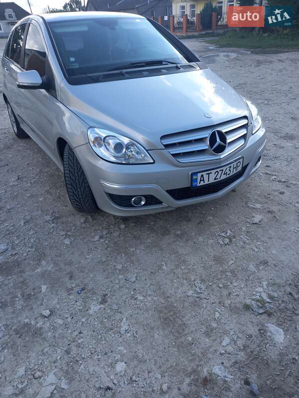 Хэтчбек Mercedes-Benz B-Class 2011 в Шумске