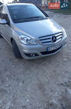 Хетчбек Mercedes-Benz B-Class 2011 в 