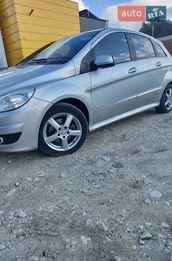 Хетчбек Mercedes-Benz B-Class 2011 в 