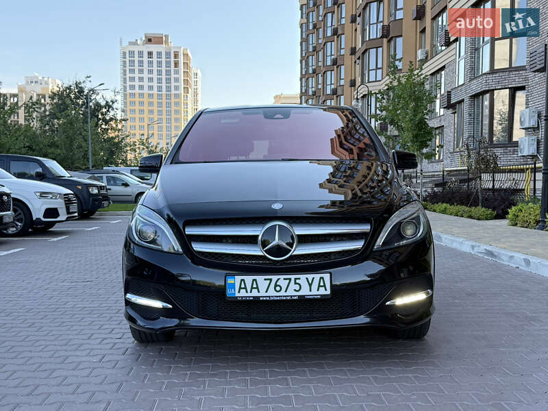 Хэтчбек Mercedes-Benz B-Class 2015 в Киеве